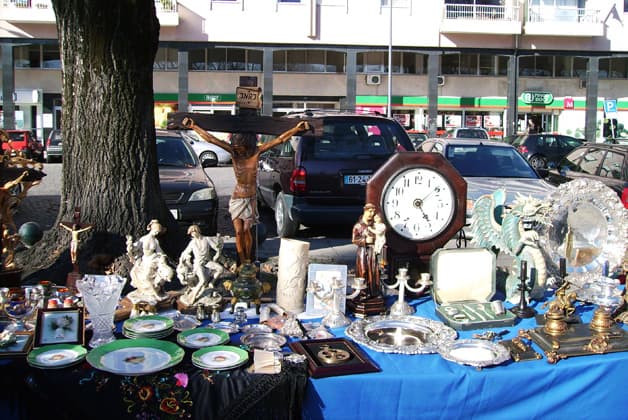 Feira de Antiguidades e Velharias