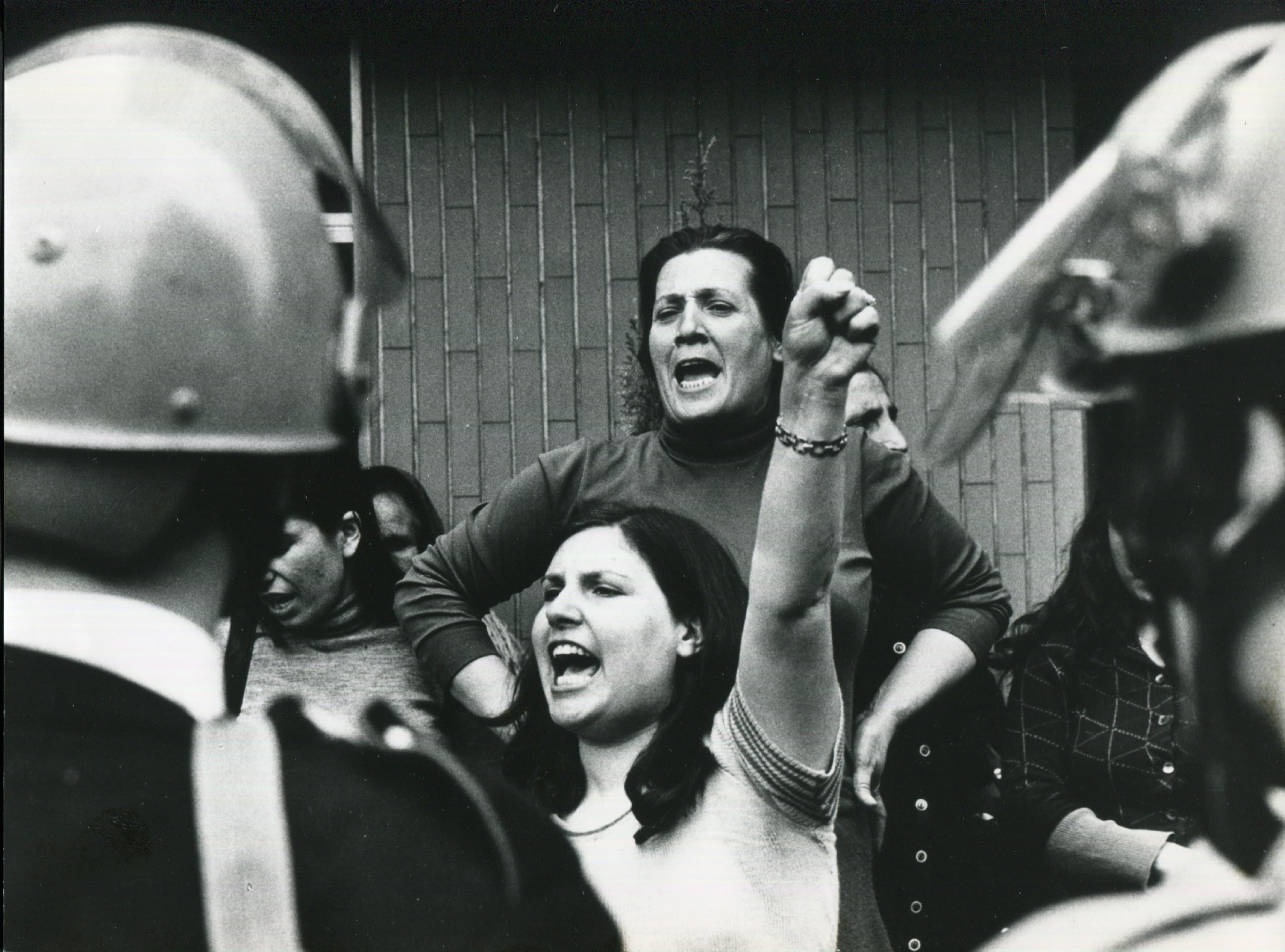 Donna: Mulheres em Revolta, de Yvonne Scholten